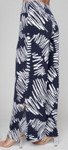 Load image into Gallery viewer, Compli K - 33505 - Side Slit Pollazo - Navy/White
