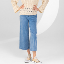 Load image into Gallery viewer, Lisette L - 10821073 - Wide Crop Cristalle Chambray - Beach Denim
