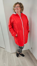 Load image into Gallery viewer, Flotte - 20300 - Rainproof Coat - Amelot Long - Red
