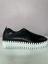 Load image into Gallery viewer, Ilse Jacobsen - Tulip3260PS - Patent Plateau Loafer - Black

