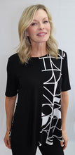 Load image into Gallery viewer, Softworks - 202233 - Top - Black &amp; White
