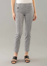 Load image into Gallery viewer, Lisette - 111501 - Zircon Jacquard Ankle Pant - Black//White
