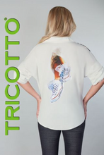 Load image into Gallery viewer, Tricotto - 480 - Detailed Front and Back Blouse - White
