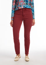 Load image into Gallery viewer, FDJ - 8864511 - Petite Suzanne Straight Leg - Rust Red
