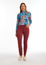 Load image into Gallery viewer, FDJ - 8864511 - Petite Suzanne Straight Leg - Rust Red
