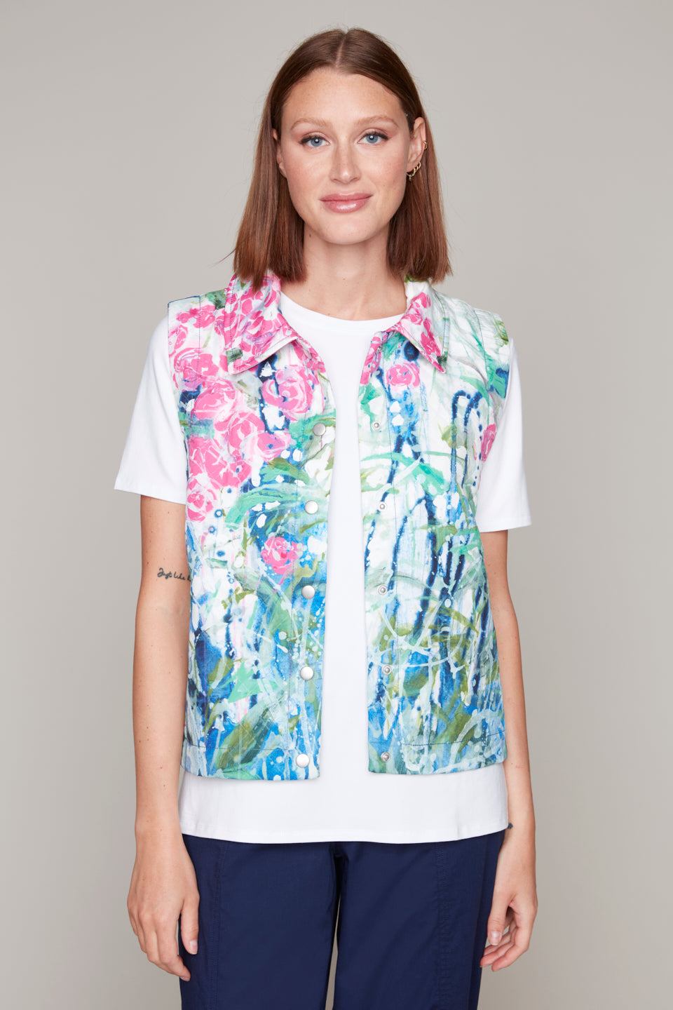 Claire Desjardins - 92081 - Sleeveless Vest - Return of Old Friend Print