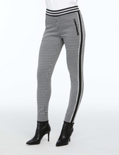 Load image into Gallery viewer, Orly - 71106 - Houndstooth Pull On Pant - Black/White
