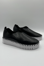 Load image into Gallery viewer, Ilse Jacobsen - Tulip3260PS - Patent Plateau Loafer - Black
