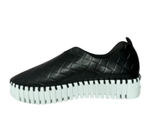 Load image into Gallery viewer, Ilse Jacobsen - Tulip3260PS - Patent Plateau Loafer - Black
